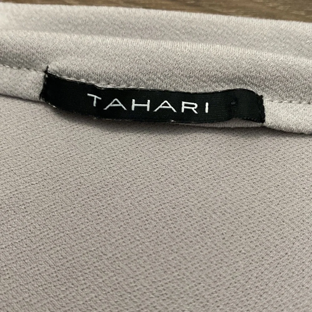 🥭(4 for $15) Grey Tahari Blouse - Picture 5 of 6